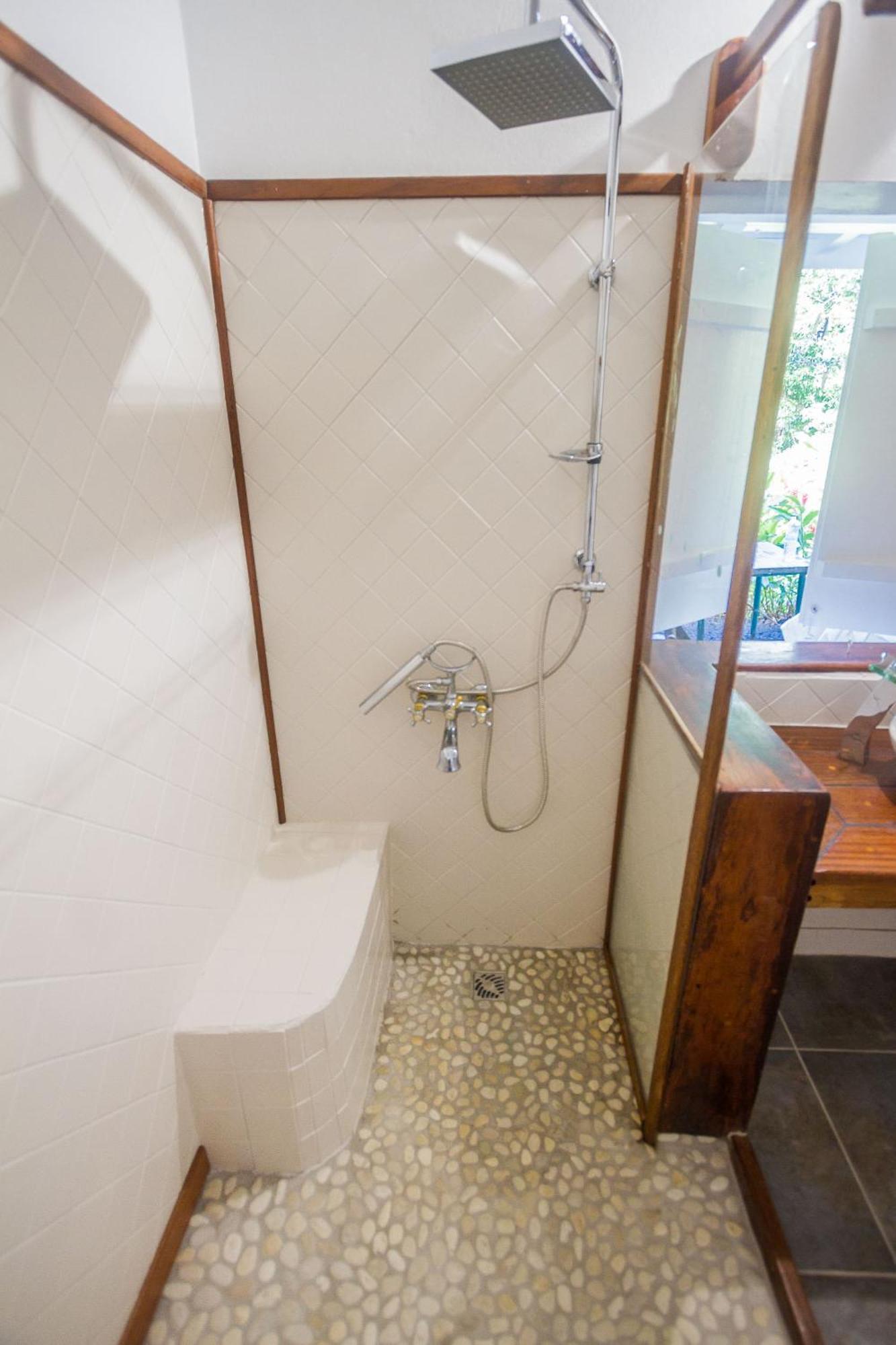 Ecolodges Karet Deshaies Exterior foto
